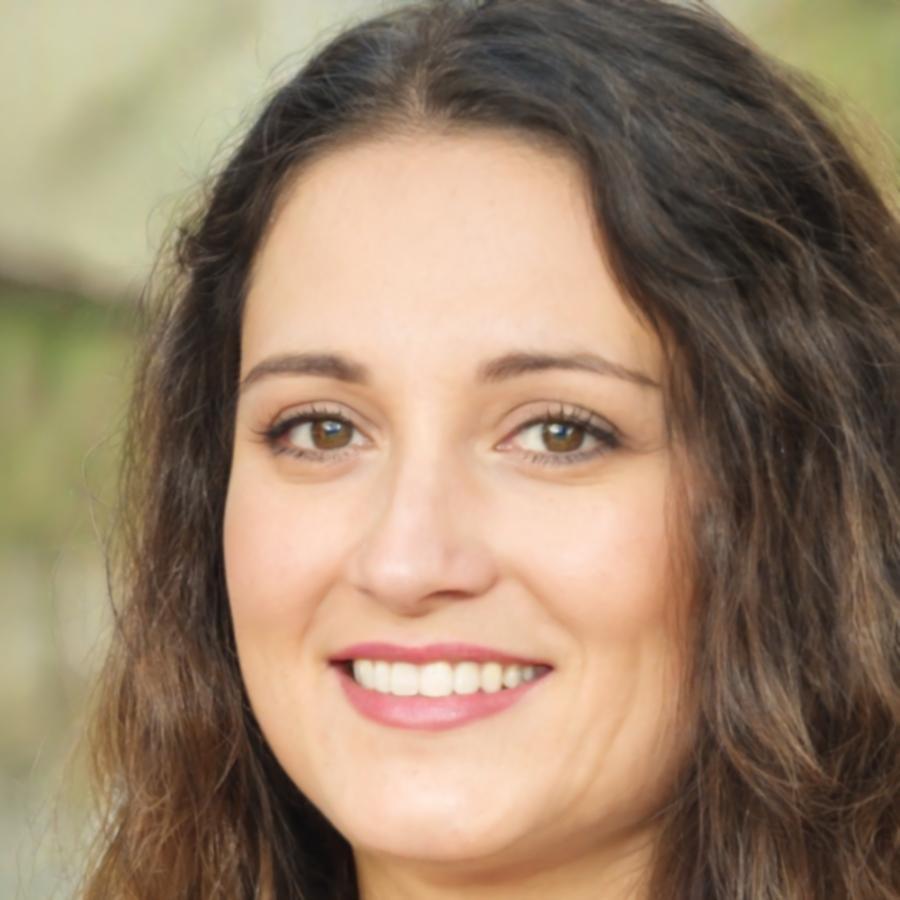 Sarah Müller, Leitende Finanzstrategin bei finelutharova